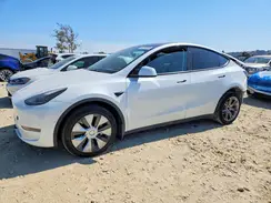 7SAYGAEE8NF561163 2022 TESLA MODEL Y