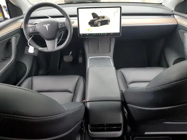 7SAYGAEE8NF565939 2022 TESLA MODEL Y - Image 8