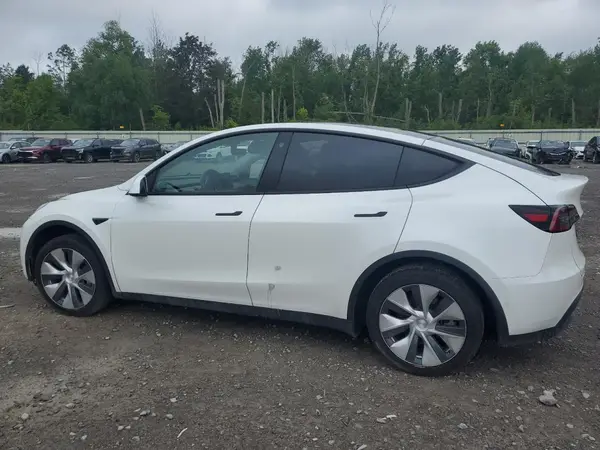 7SAYGAEE8NF567495 2022 TESLA MODEL Y - Image 2