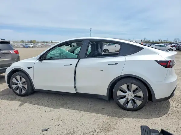 7SAYGAEE8PF583103 2023 TESLA MODEL Y - Image 2