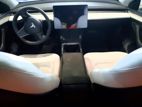 7SAYGAEE8PF583716 2023 TESLA MODEL Y - Image 8