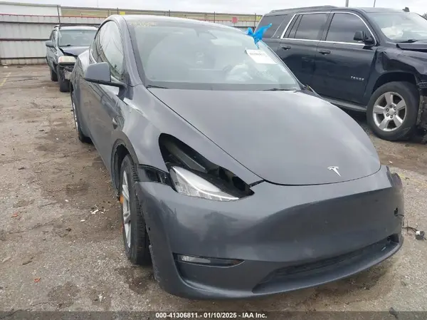 7SAYGAEE8PF587202 2023 TESLA MODEL Y - Image 1