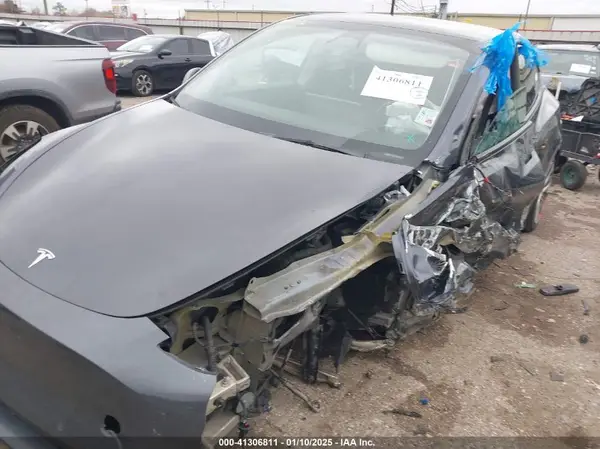 7SAYGAEE8PF587202 2023 TESLA MODEL Y - Image 2
