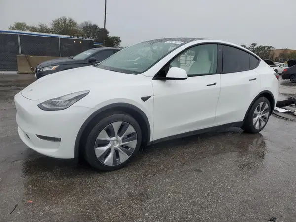 7SAYGAEE8PF599740 2023 TESLA MODEL Y - Image 1