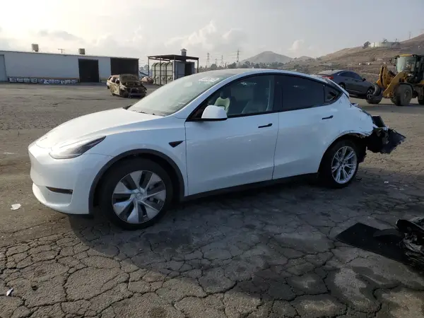 7SAYGAEE8PF609151 2023 TESLA MODEL Y - Image 1
