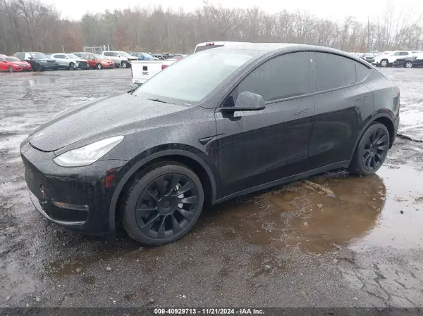 7SAYGAEE8PF610509 2023 TESLA MODEL Y - Image 2