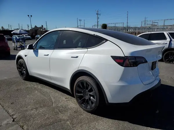 7SAYGAEE8PF620229 2023 TESLA MODEL Y - Image 2