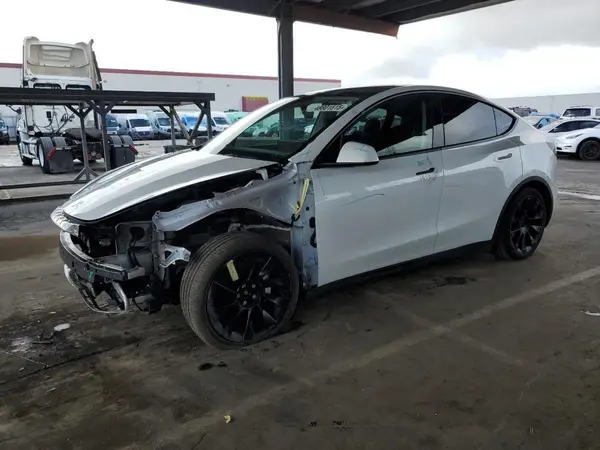 7SAYGAEE8PF622093 2023 TESLA MODEL Y - Image 1