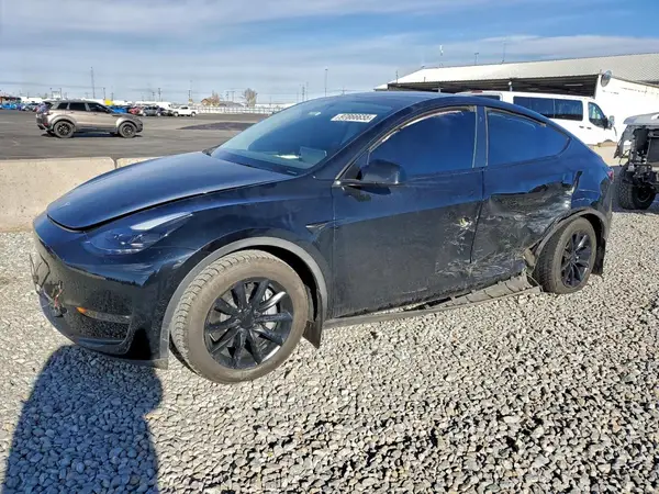 7SAYGAEE8PF652680 2023 TESLA MODEL Y - Image 1