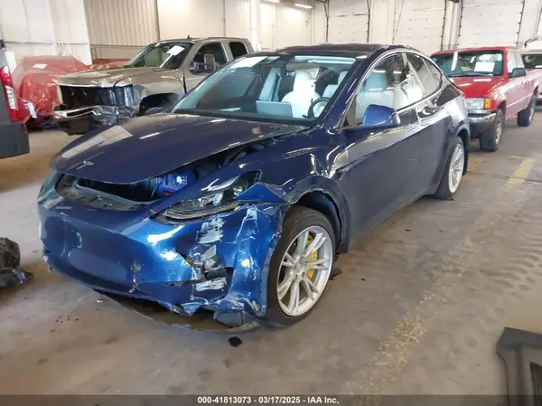 7SAYGAEE8PF661220 2023 TESLA MODEL Y - Image 2