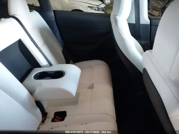 7SAYGAEE8PF661220 2023 TESLA MODEL Y - Image 8