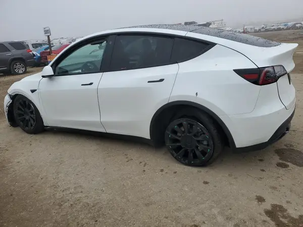 7SAYGAEE8PF661282 2023 TESLA MODEL Y - Image 2