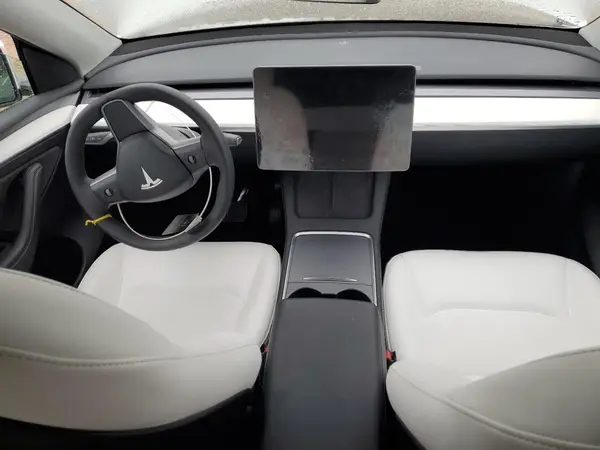 7SAYGAEE8PF661282 2023 TESLA MODEL Y - Image 8