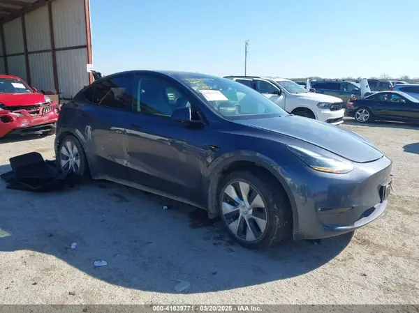 7SAYGAEE8PF667728 2023 TESLA MODEL Y - Image 1