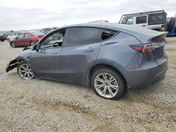 7SAYGAEE8PF673691 2023 TESLA MODEL Y - Image 2