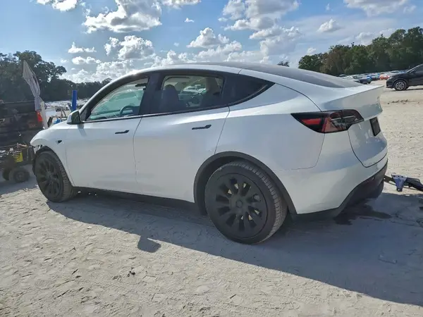 7SAYGAEE8PF697036 2023 TESLA MODEL Y - Image 2