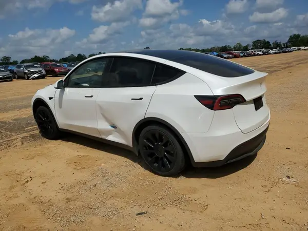 7SAYGAEE8PF697683 2023 TESLA MODEL Y - Image 2