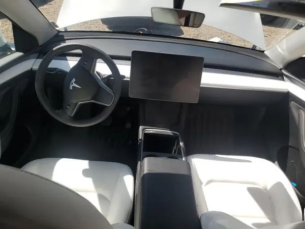 7SAYGAEE8PF697683 2023 TESLA MODEL Y - Image 8