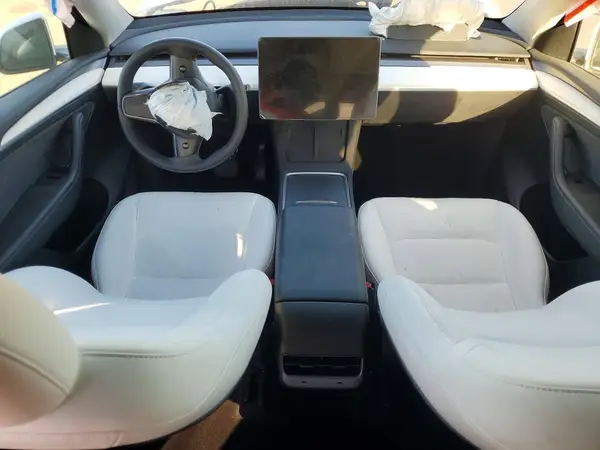 7SAYGAEE8PF700081 2023 TESLA MODEL Y - Image 8