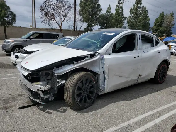 7SAYGAEE8PF741715 2023 TESLA MODEL Y - Image 1