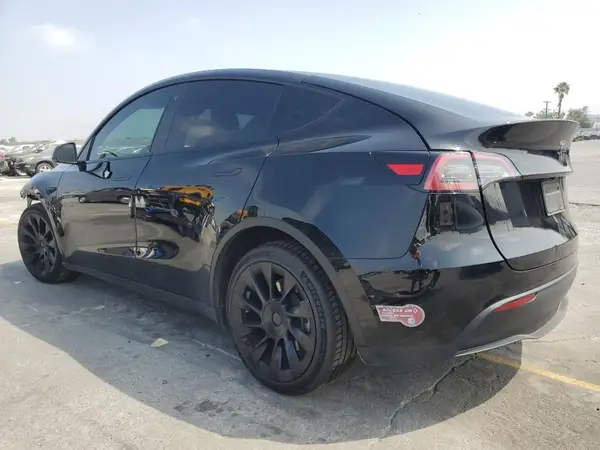 7SAYGAEE8PF743142 2023 TESLA MODEL Y - Image 2