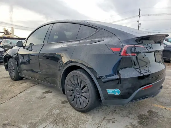 7SAYGAEE8PF750866 2023 TESLA MODEL Y - Image 2