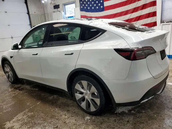 7SAYGAEE8PF756649 2023 TESLA MODEL Y - Image 2
