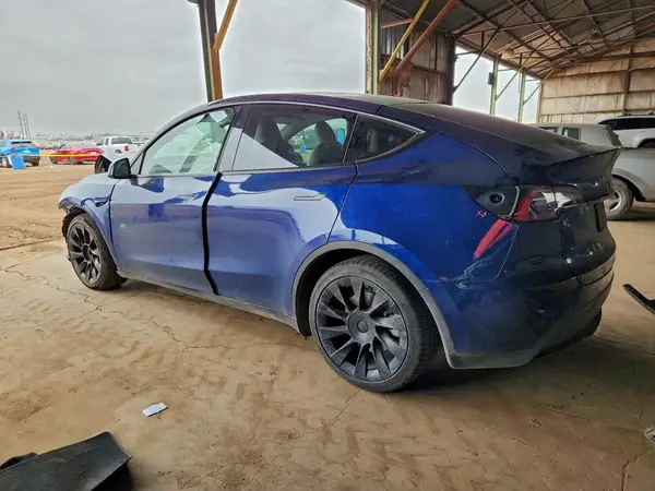 7SAYGAEE8PF797816 2023 TESLA MODEL Y - Image 2