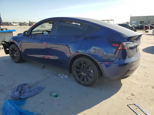 7SAYGAEE8PF798058 2023 TESLA MODEL Y - Image 2