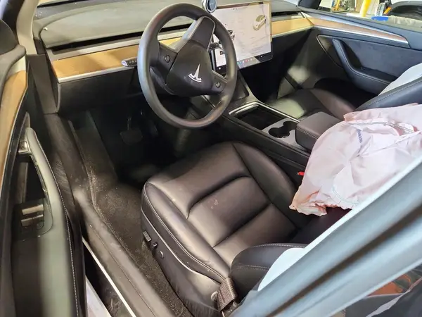 7SAYGAEE8PF799470 2023 TESLA MODEL Y - Image 8