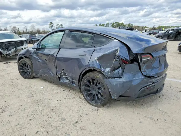 7SAYGAEE8PF829440 2023 TESLA MODEL Y - Image 2