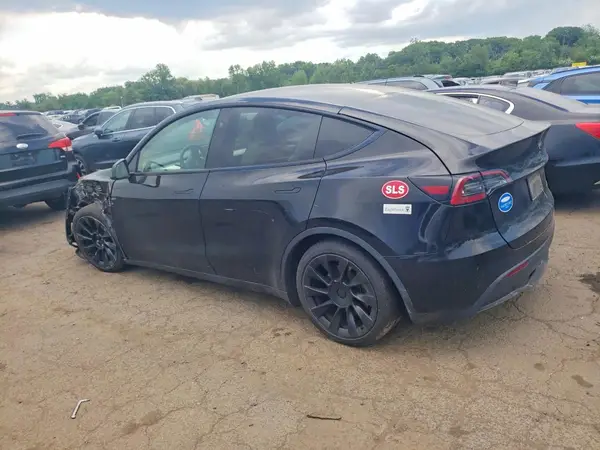 7SAYGAEE8PF834153 2023 TESLA MODEL Y - Image 2