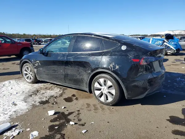 7SAYGAEE8PF846688 2023 TESLA MODEL Y - Image 2