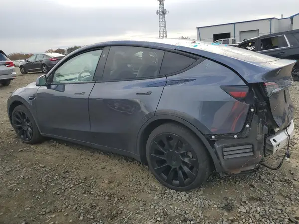 7SAYGAEE8PF854466 2023 TESLA MODEL Y - Image 2