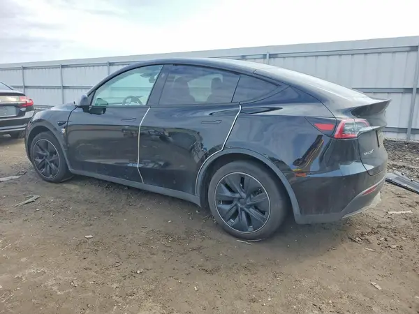 7SAYGAEE8PF871705 2023 TESLA MODEL Y - Image 2