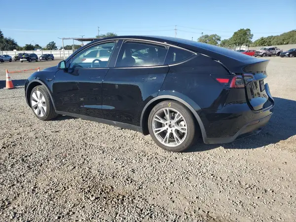 7SAYGAEE8PF873194 2023 TESLA MODEL Y - Image 2