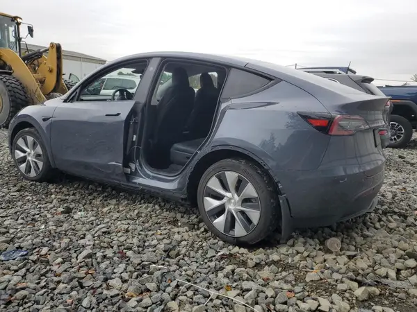 7SAYGAEE8PF874524 2023 TESLA MODEL Y - Image 2