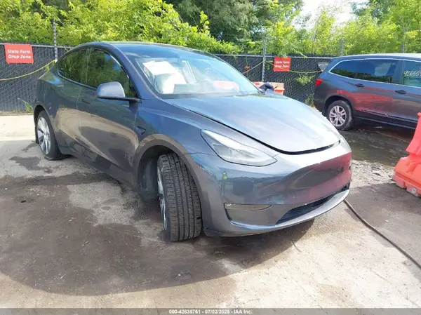 7SAYGAEE8PF880355 2023 TESLA MODEL Y - Image 1