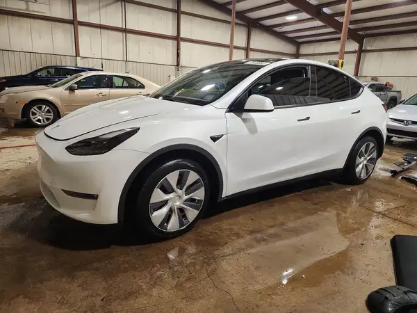 7SAYGAEE8PF881991 2023 TESLA MODEL Y - Image 1