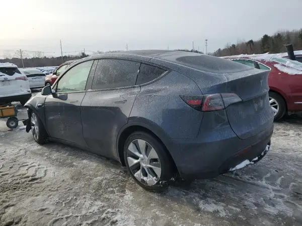 7SAYGAEE8PF895261 2023 TESLA MODEL Y - Image 2