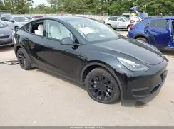 7SAYGAEE8PF902600 2023 TESLA MODEL Y