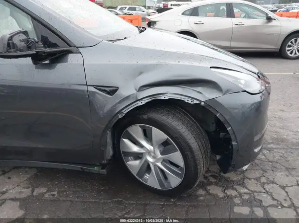 2023 TESLA MODEL Y auction photo 6