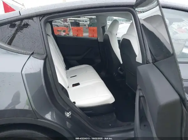 2023 TESLA MODEL Y auction photo 8