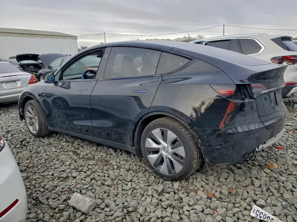 7SAYGAEE8PF920384 2023 TESLA MODEL Y - Image 2