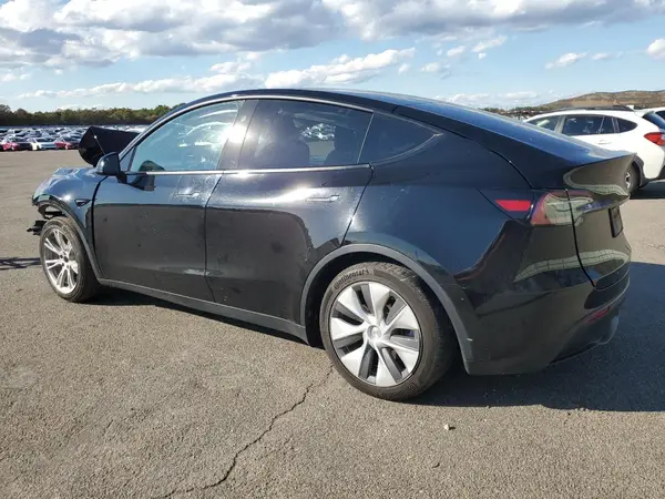 7SAYGAEE8PF920742 2023 TESLA MODEL Y - Image 2