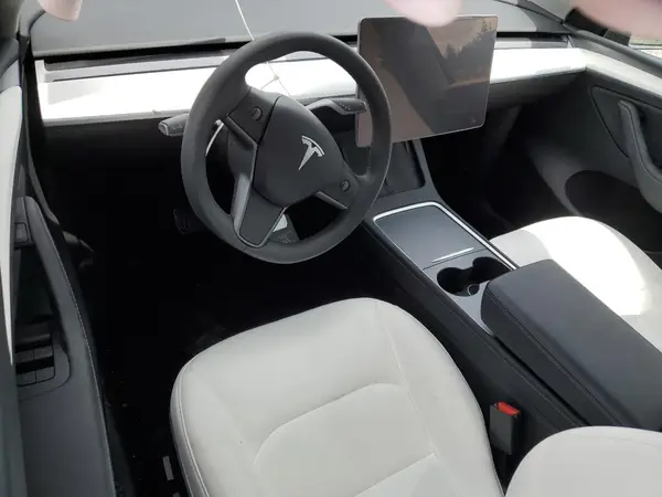 7SAYGAEE8PF920837 2023 TESLA MODEL Y - Image 8