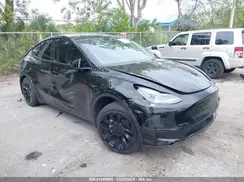 7SAYGAEE8PF928923 2023 TESLA MODEL Y