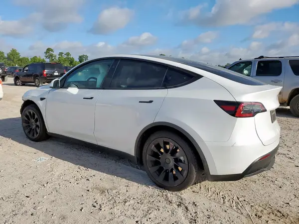 7SAYGAEE8PF934639 2023 TESLA MODEL Y - Image 2