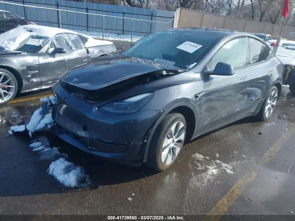 7SAYGAEE8PF958987 2023 TESLA MODEL Y - Image 2