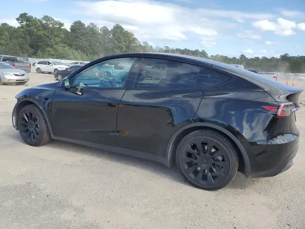 7SAYGAEE8PF959654 2023 TESLA MODEL Y - Image 2